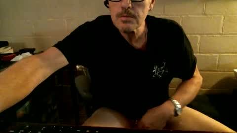 eating pussy  sucking dick online show from 10/23/25, 12:43