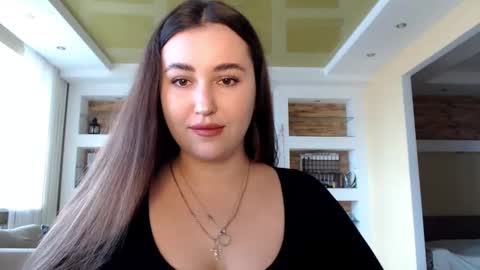 Elizabeth  online show from 12/13/24, 09:02