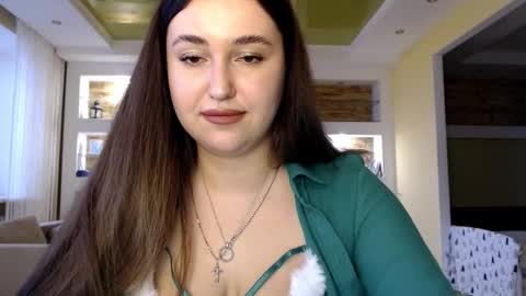 Elizabeth  online show from 12/31/24, 11:42