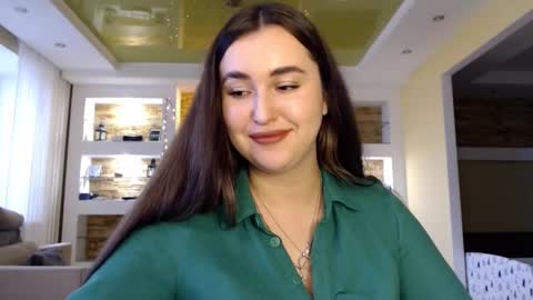 Elizabeth  online show from 01/03/25, 11:35