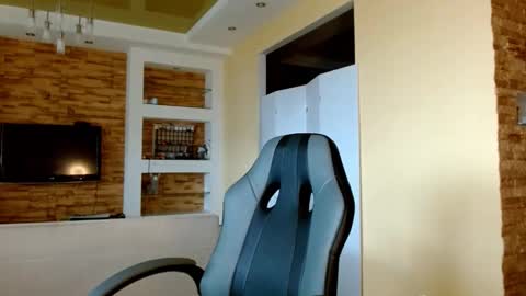 Elizabeth  online show from 10/10/25, 07:18