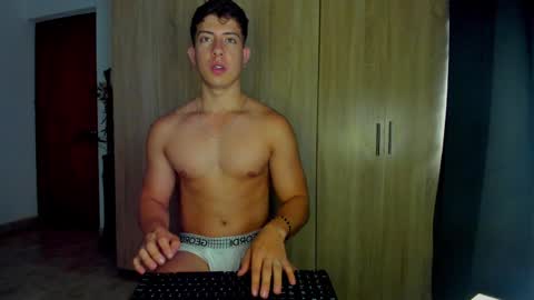 Snapshot of sean_brownx chatting on 12/03/24, 12:06 Sean online show from 12/03/24, 12:06