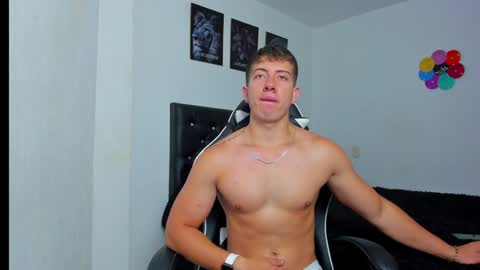 Snapshot of sean_brownx chatting on 02/06/25, 02:37 Sean online show from 02/06/25, 02:37