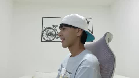 Snapshot of sebas_lover_ chatting on 10/15/25, 08:20 SEBASTIAN online show from 10/15/25, 08:20