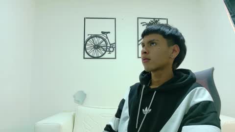 Snapshot of sebas_lover_ chatting on 10/28/25, 08:11 SEBASTIAN online show from 10/28/25, 08:11