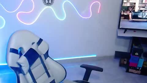 Sebastian online show from 09/11/25, 08:25