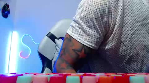 Sebastian online show from 09/26/25, 01:15