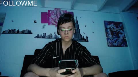 Snapshot of sebastian_posse chatting on 12/27/24, 11:53 Myystiic online show from 12/27/24, 11:53