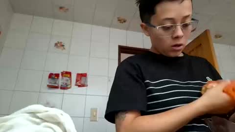 Snapshot of sebastian_posse chatting on 01/09/25, 05:43 Myystiic online show from 01/09/25, 05:43