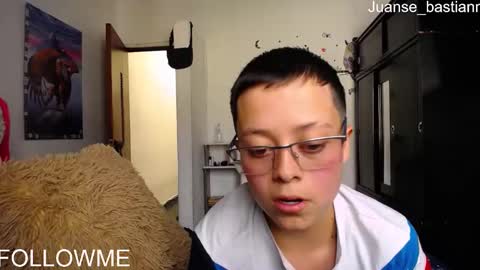 Snapshot of sebastian_posse chatting on 02/15/25, 08:43 Myystiic online show from 02/15/25, 08:43