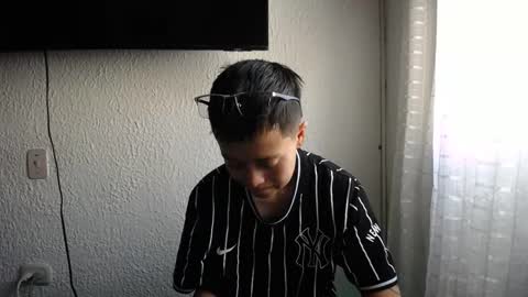 Snapshot of sebastian_posse chatting on 02/18/25, 06:04 Myystiic online show from 02/18/25, 06:04