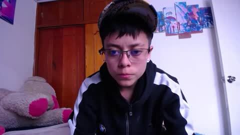 Snapshot of sebastian_posse chatting on 10/12/25, 03:44 Myystiic online show from 10/12/25, 03:44