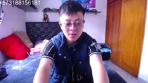 Snapshot of sebastian_posse chatting on 12/02/25, 05:30 Myystiic online show from 12/02/25, 05:30