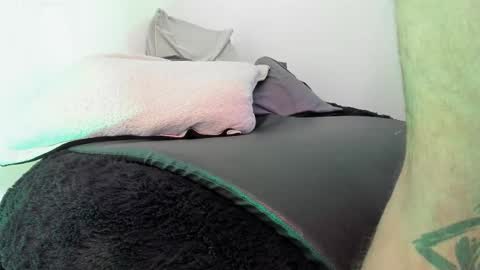 Snapshot of sebastianortizm chatting on 02/09/25, 08:56 Lucian Sinclair online show from 02/09/25, 08:56