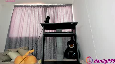 Snapshot of secret_daniell1 chatting on 12/13/24, 02:27 Daniela online show from 12/13/24, 02:27