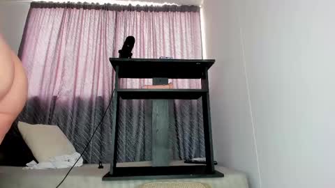 Snapshot of secret_daniell1 chatting on 02/15/25, 04:23 Daniela online show from 02/15/25, 04:23