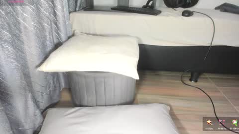 Snapshot of secret_daniell1 chatting on 09/10/25, 12:27 Daniela online show from 09/10/25, 12:27