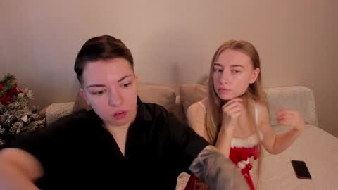Snapshot of secret_dreams_ chatting on 01/01/25, 08:02 Amanda and pair in a real life we love each other but can play with you online show from 01/01/25, 08:02
