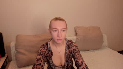 Snapshot of secret_dreams_ chatting on 01/16/25, 08:33 Amanda and pair in a real life we love each other but can play with you online show from 01/16/25, 08:33