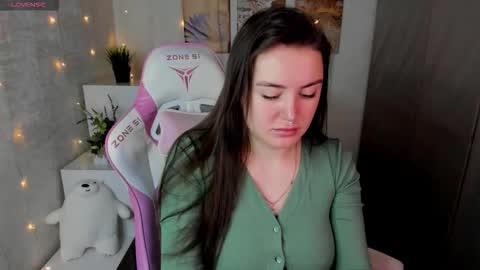 Snapshot of secret_goddes chatting on 10/13/25, 03:39 Catrin Mo Tu We Th Fr 5 GMT 3am-9am online show from 10/13/25, 03:39