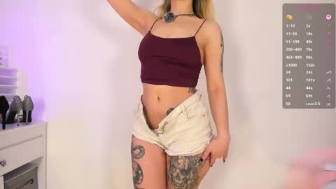 Snapshot of seductive_ava chatting on 09/11/25, 05:51 Ava online show from 09/11/25, 05:51
