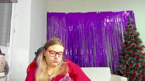 seductive_she_wolf online show from 12/23/24, 06:16