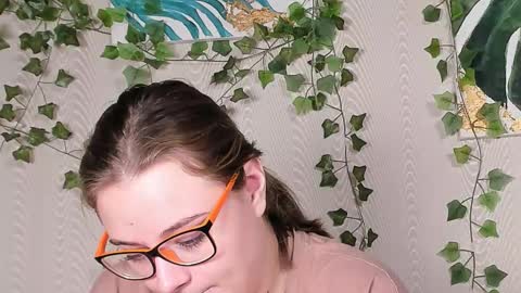 seductive_she_wolf online show from 10/19/25, 10:05