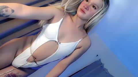 Snapshot of seductive_temptation1 chatting on 12/09/24, 02:45 cath online show from 12/09/24, 02:45