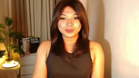 Snapshot of seductivedeluxe69 chatting on 10/19/25, 05:08 Deluxe online show from 10/19/25, 05:08