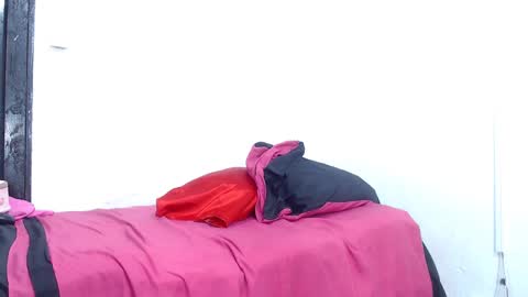 Snapshot of seductivespellvagina80 chatting on 03/07/25, 12:45 Estefany online show from 03/07/25, 12:45