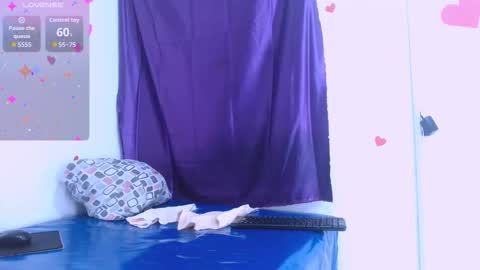 Estefany online show from 11/19/25, 01:00