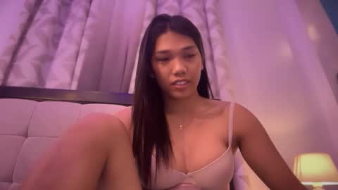 Snapshot of seductress_ph chatting on 10/14/25, 12:50 sara online show from 10/14/25, 12:50