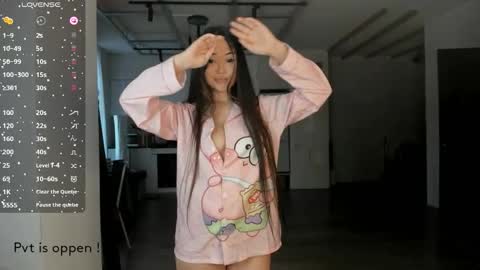 Akira Youri online show from 11/08/25, 03:29