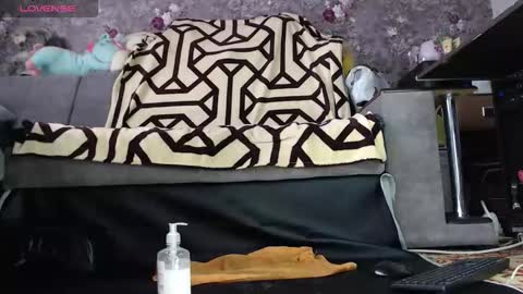 Angie online show from 11/02/25, 10:06