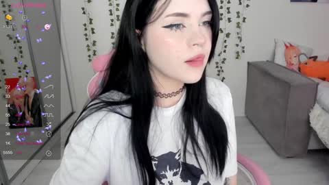Snapshot of selena___cute chatting on 01/28/25, 05:11 Selena online show from 01/28/25, 05:11