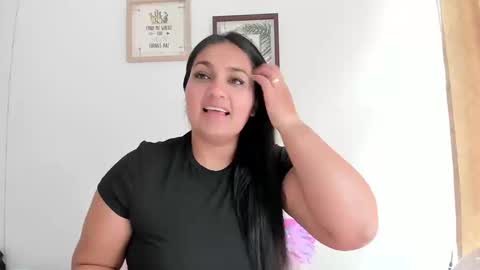 Snapshot of selena_jhonson1 chatting on 09/11/25, 03:34 Karen online show from 09/11/25, 03:34