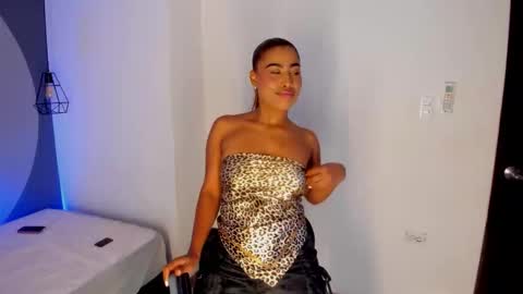 Selena online show from 10/09/25, 11:41