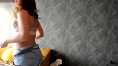 Snapshot of selena_rase chatting on 10/15/25, 03:17 Selena online show from 10/15/25, 03:17