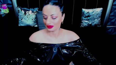 Snapshot of selena_vixen chatting on 01/21/25, 11:03 Selene online show from 01/21/25, 11:03
