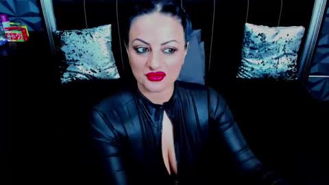 Snapshot of selena_vixen chatting on 02/22/25, 05:23 Selene online show from 02/22/25, 05:23