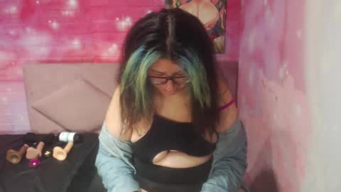 Snapshot of selenablairx chatting on 01/16/25, 05:32 Selena Priscilla Blair Montenegro online show from 01/16/25, 05:32