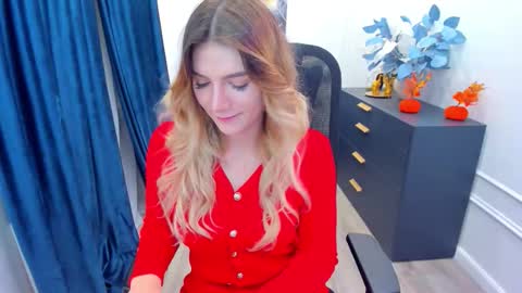 selenaemoore online show from 10/17/25, 04:37