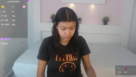 Snapshot of selenafox6 chatting on 02/10/25, 12:29 selenafox6 online show from 02/10/25, 12:29