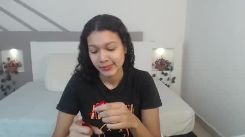 Snapshot of selenafox6 chatting on 02/19/25, 11:28 selenafox6 online show from 02/19/25, 11:28
