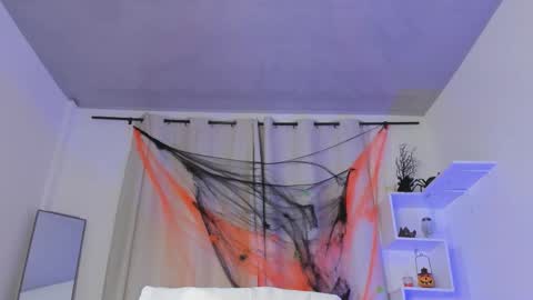 selenafox online show from 10/28/25, 02:04