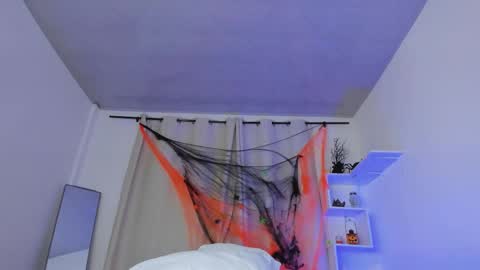 selenafox online show from 10/30/25, 02:02