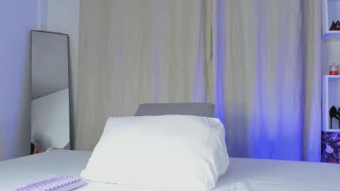 selenafox online show from 11/05/25, 02:00