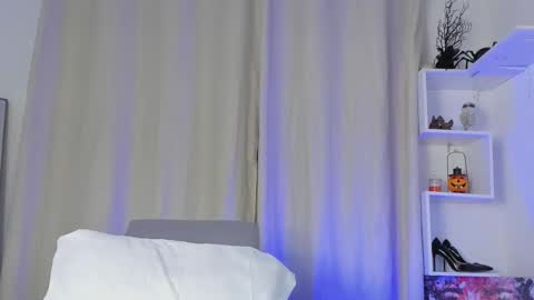 selenafox online show from 11/06/25, 02:01