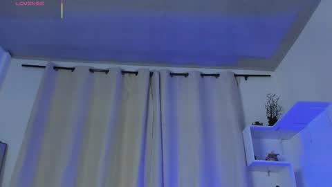 selenafox online show from 11/12/25, 02:01