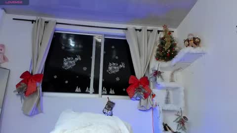 selenafox online show from 11/19/25, 02:00